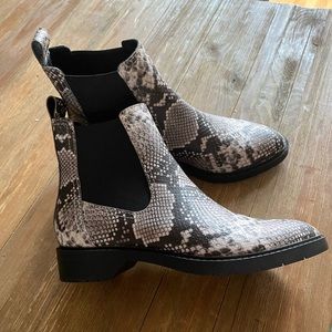 Treasure & Bond boots - brand new size 7